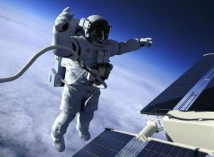 Какая зарплата у космонавтов в России и за рубежом?