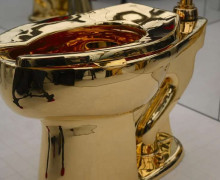 Золотой унитаз за $12 млн