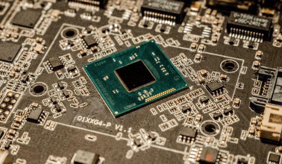 Кабмин РФ запретил госзакупки импортной электроники