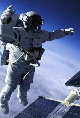 Какая зарплата у космонавтов в России и за рубежом?