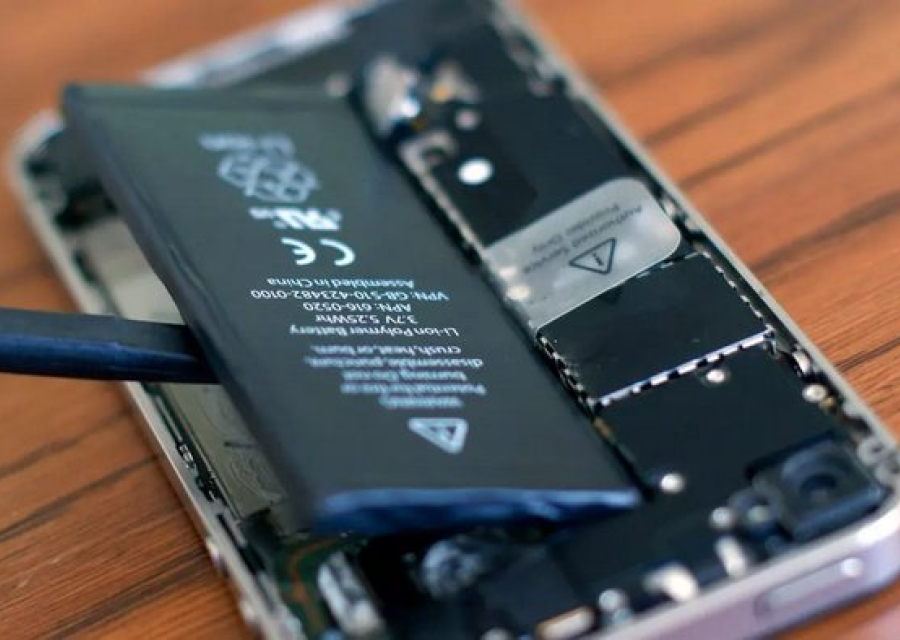 Аккумуляторы в новых iPhone очень быстро деградируют