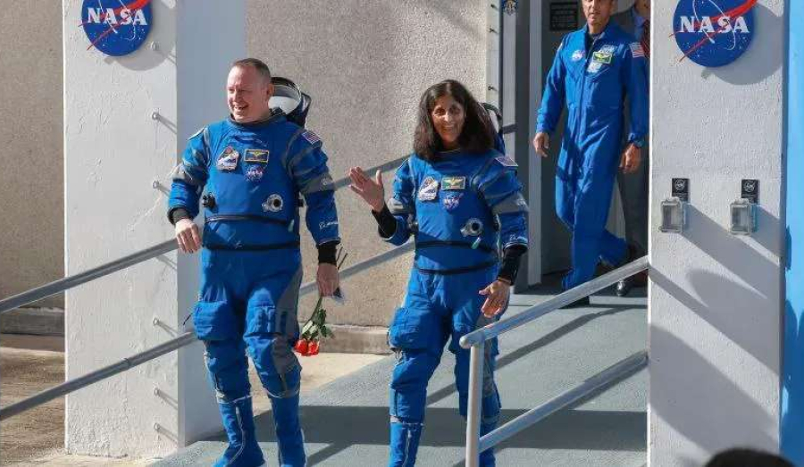 Астронавты NASA могут задержаться в космосе до 2025 года