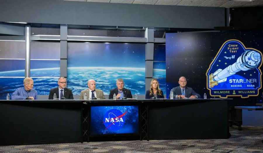 Астронавты останутся на МКС еще на полгода