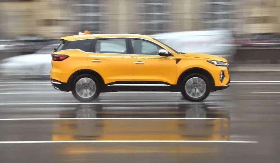 «Хлопотно это», — таксисты вынесли вердикт китайцам автомобилям