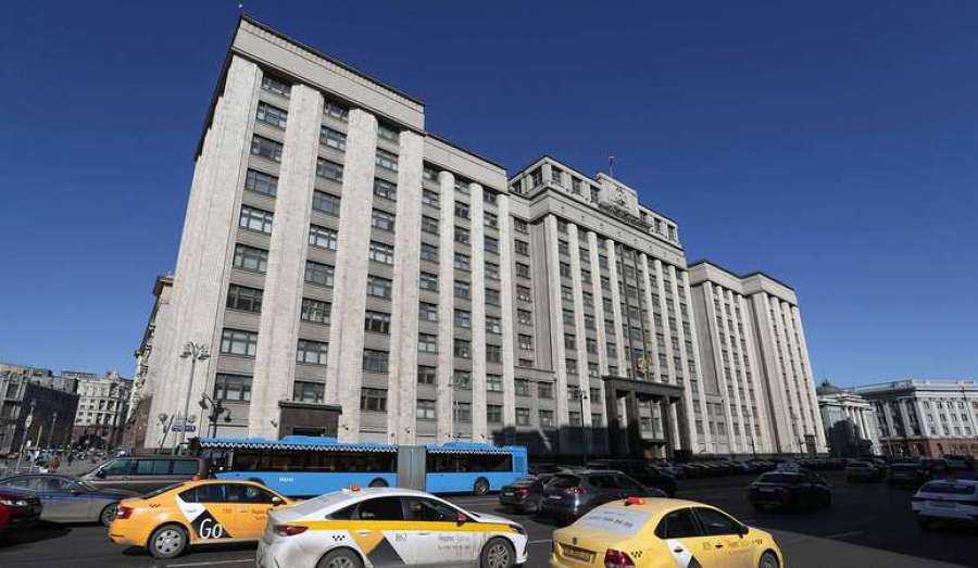 Госдума приняла закон о локализации такси в финальном чтении