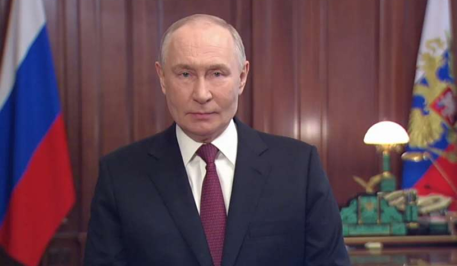 Президент России поздравил россиян с Днем защитника Отечества