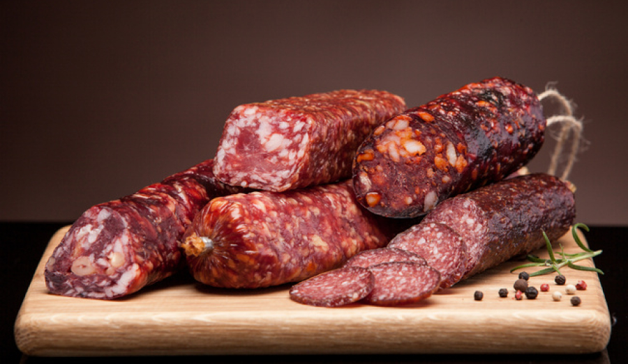 Роскачество рассказало о правилах выбора лучшей колбасы