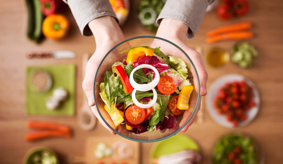 Смертоносная еда: врачи назвали причины помолодевшего рака кишечника