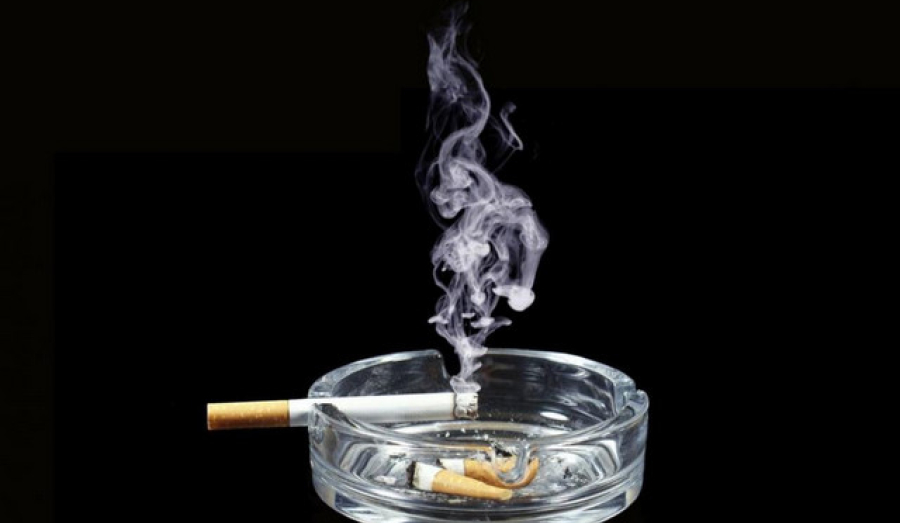 В МЧС уточнили, что новые правила не запрещают курить на балконах