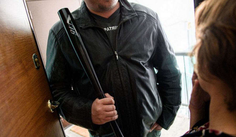 Почему долги по ЖКХ хотят отдать коллекторам