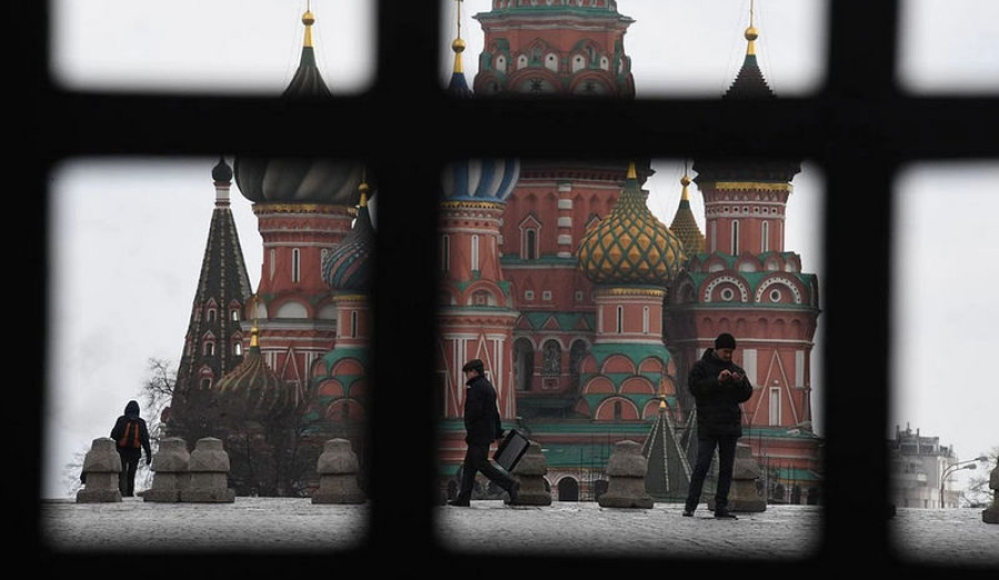 «Валите отсюда, нас не заражайте». Москвичей в деревнях встречают с вилами