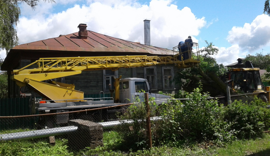 Убрали упавшее дерево