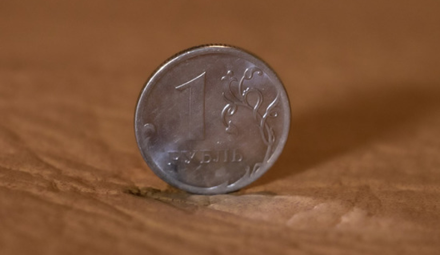 В России призвали провести деноминацию рубля в 100 раз