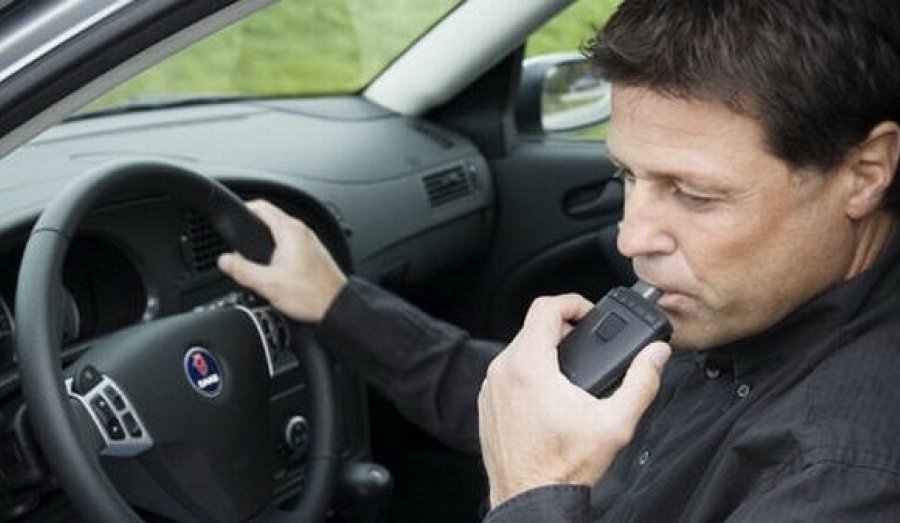 Власти хотят оснастить все автомобили в стране алкозамками