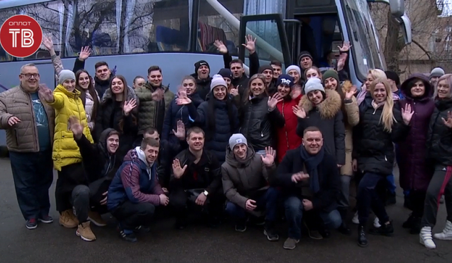 С гастролями по России